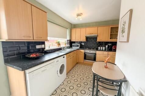 Breakfasting Kitchen