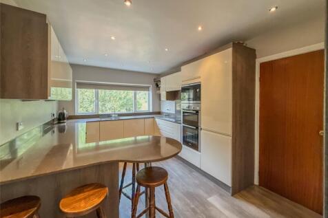 Breakfasting Kitchen