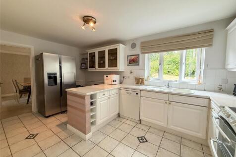 Breakfasting Kitchen