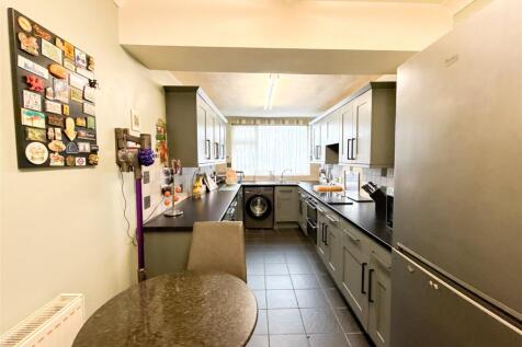 Breakfasting Kitchen
