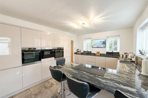 Breakfasting Kitchen