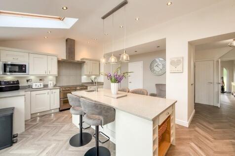 Breakfasting Kitchen