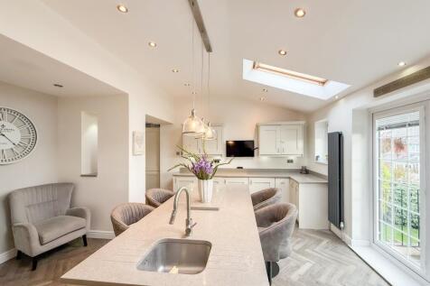 Breakfasting Kitchen