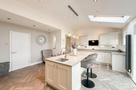 Breakfasting Kitchen