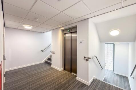 Comm. Lift & Stairs
