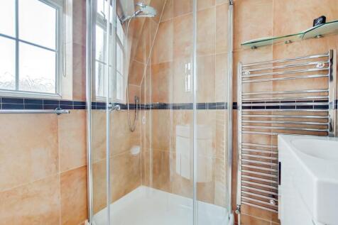 17_Bathroom 2-0.jpg