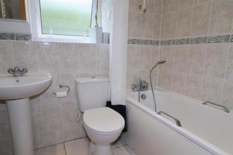 Bathroom.JPG