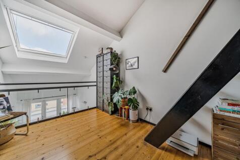 Middle Room