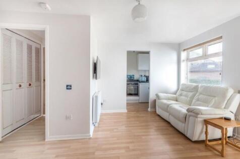 14 Langley Road liv4