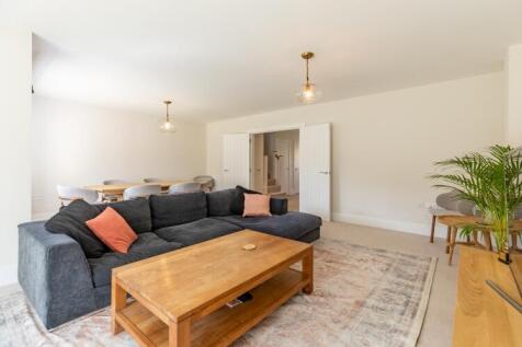2 Olivers Close (25)