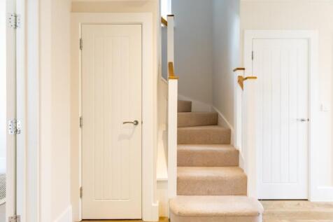 2 Olivers Close (7)