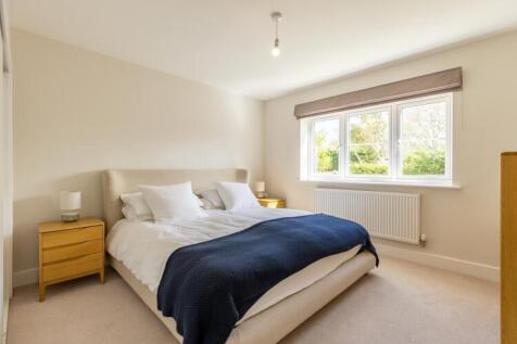 2 Olivers Close (46)