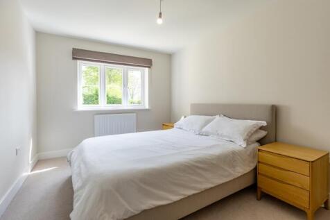 2 Olivers Close (59)