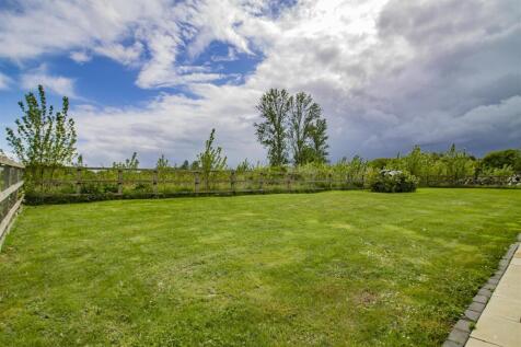 Home Farm Barn 4, Stradishall [Garden] 02.jpg