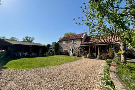 Garden/Barn/Driveway