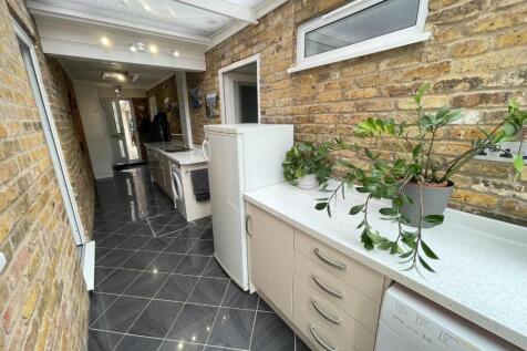 ENTRANCE PORCH