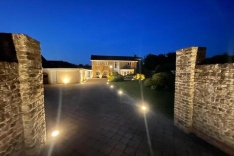FRONT DRIVEWAY