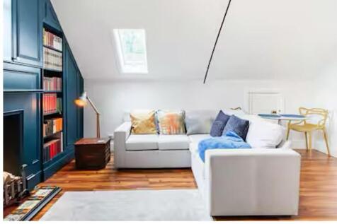 Lounge Flat -2.jpg