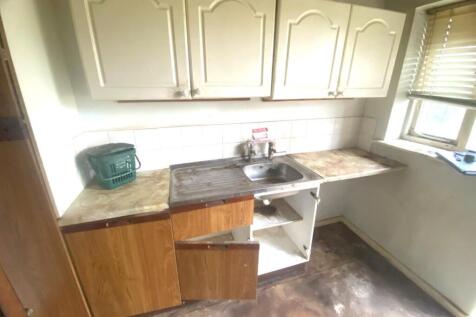Kitchen 2.jpg
