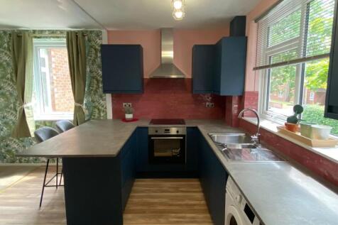 Kitchen 2.jpg