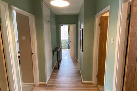 Hallway 2.jpg