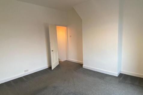 Bedroom 1 2.jpg