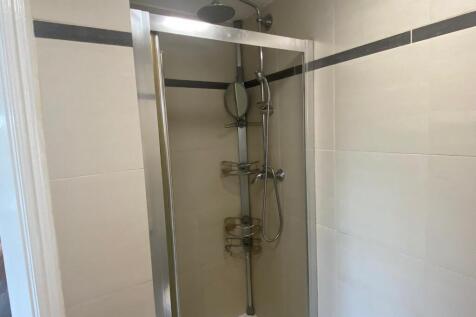 Ensuite 2.jpg