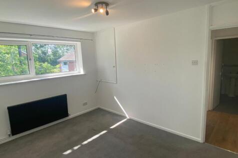 Bedroom 1 2.jpg