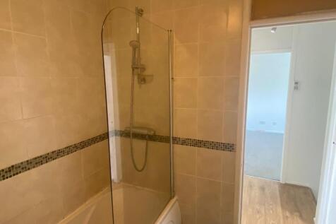 Bathroom 2.jpg
