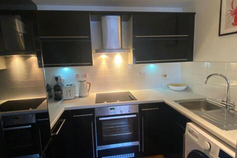 Kitchen 2.jpg