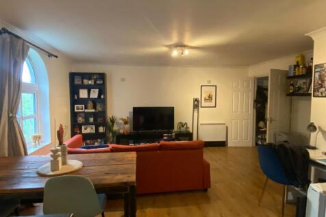 Lounge dining room .jpg