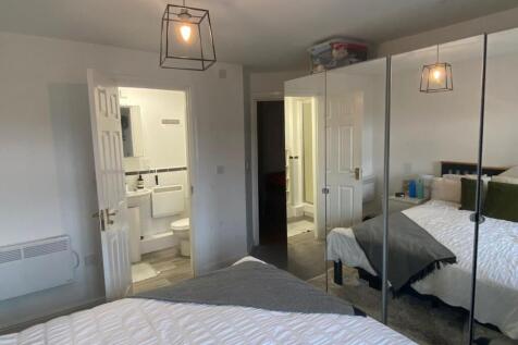 Bedroom 1 2.jpg