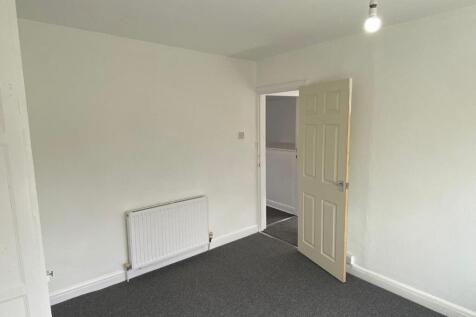 Bedroom 2 2.jpg