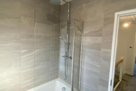 Bathroom 2.jpg