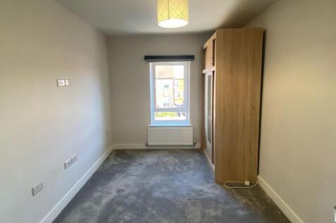 Bedroom 1 2.jpg