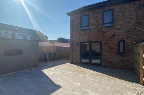 Back garden 4.jpg