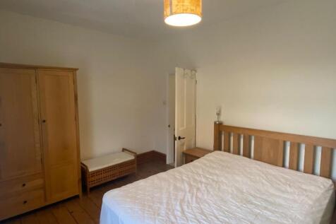 Bedroom 1 2.jpg