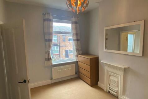 Bedroom 2 2.jpg