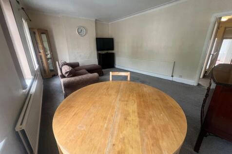 Lounge 4.jpg