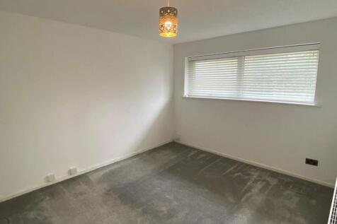 Bedroom 1.jpg