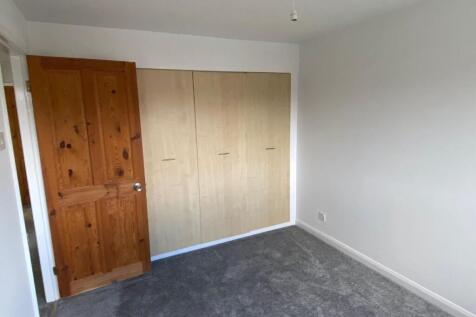 Bedroom 1 2.jpg