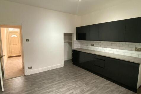 Kitchen 2.jpg