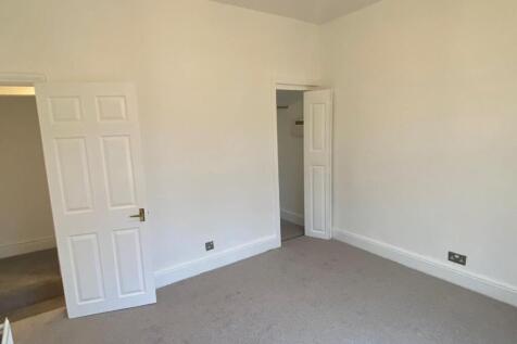 Bedroom 1 2.jpg