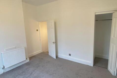 Bedroom 1 3.jpg