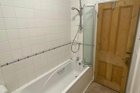 Bathroom 1.jpg