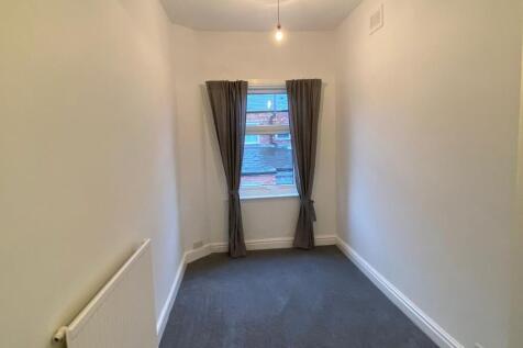 Bedroom 2 3.jpg