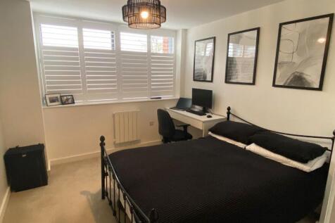 Bedroom .jpg