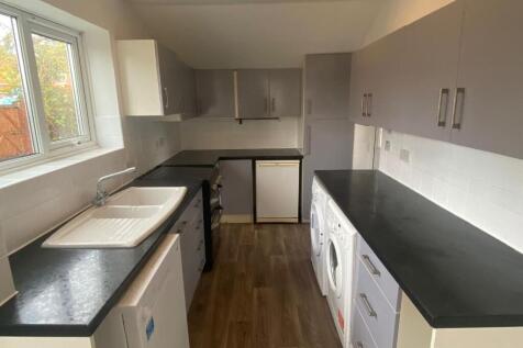 Kitchen 2 .jpg