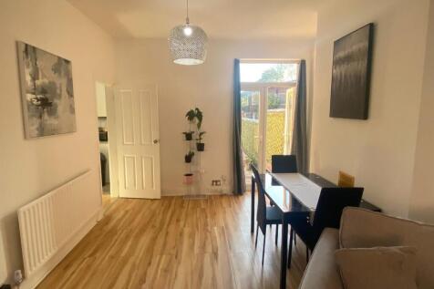 Dining room 250925.jpg