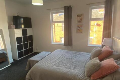 Main bedroom 250925.jpg